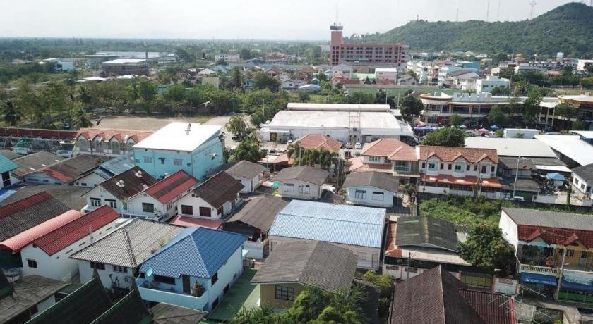 Thanyachatra Boutique Phetchaburi Exterior photo